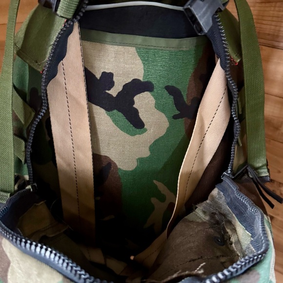 Vintage Camouflage Backpack Military Style Camo Rucksack Adjustable Straps GUC - Picture 3 of 11
